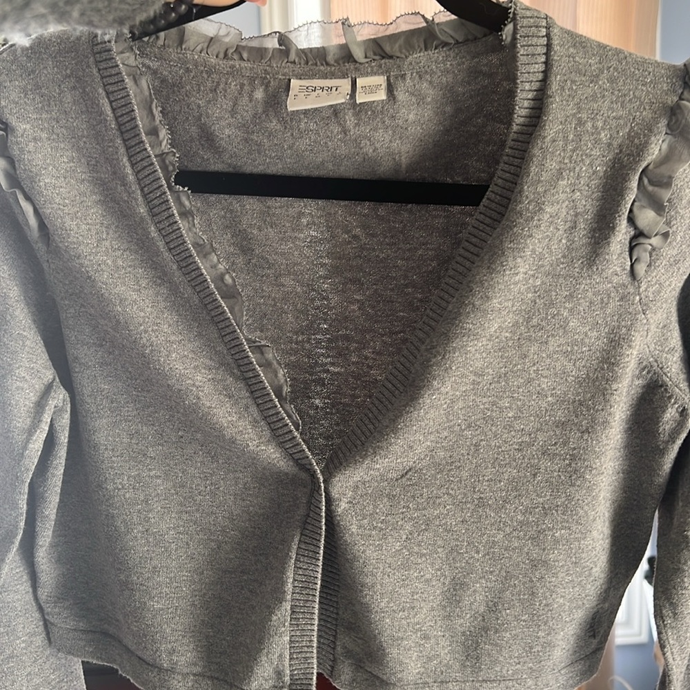 ESPRIT Cropped light weight cardi.